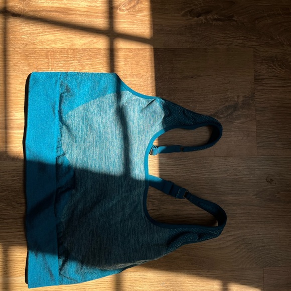 Fabletics size medium never worn - Picture 2 of 2